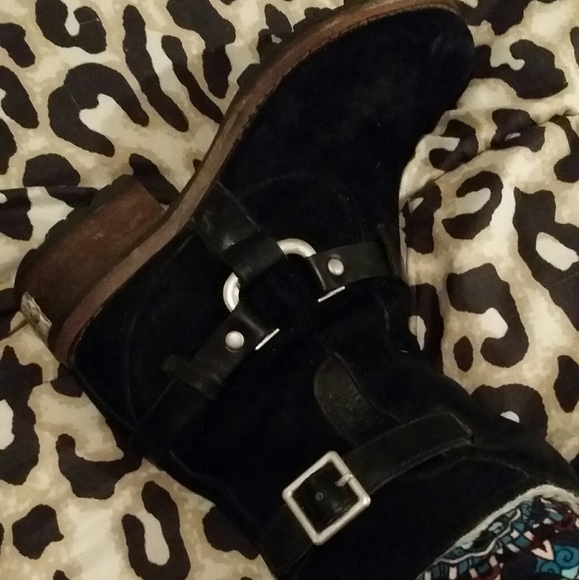 Rare Ugg suede booties - Picture 1 of 8